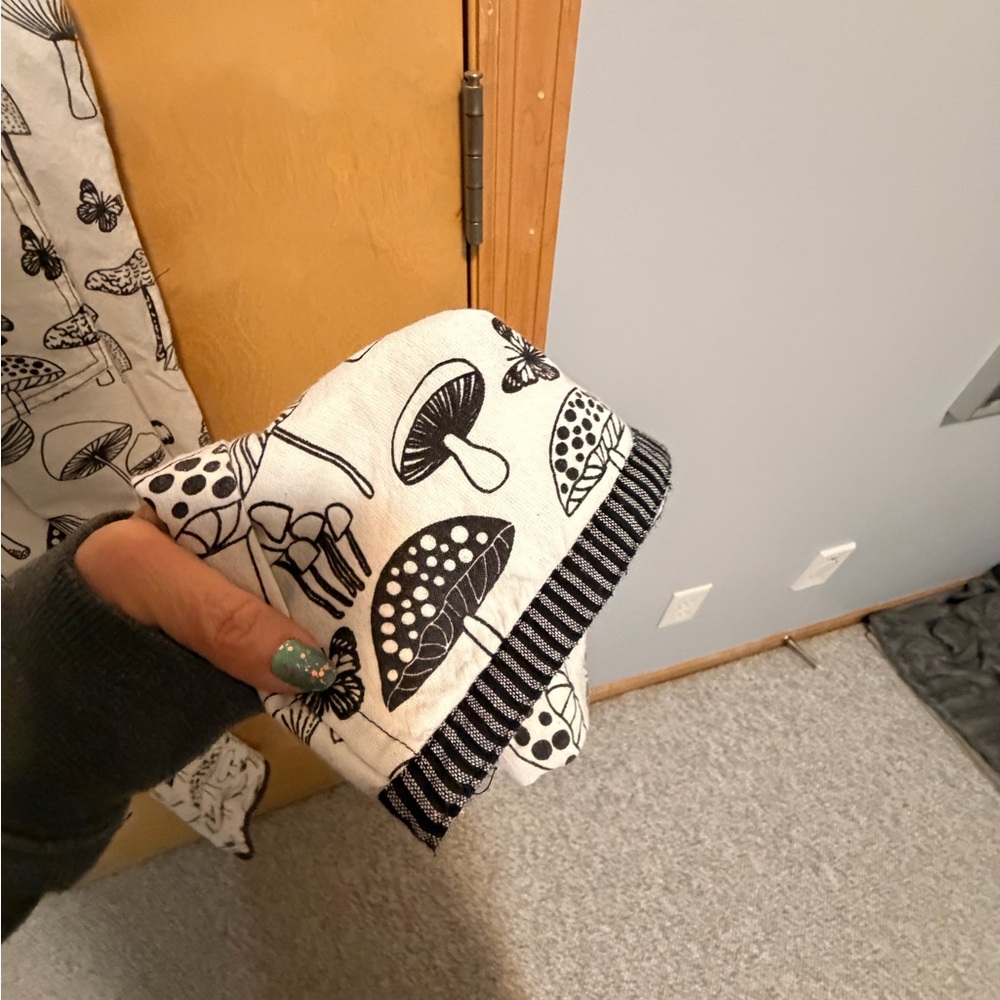 🍄White Overalls w/ Black Mushrooms - size woman’s small OVERSIZED - Picture 5 of 8